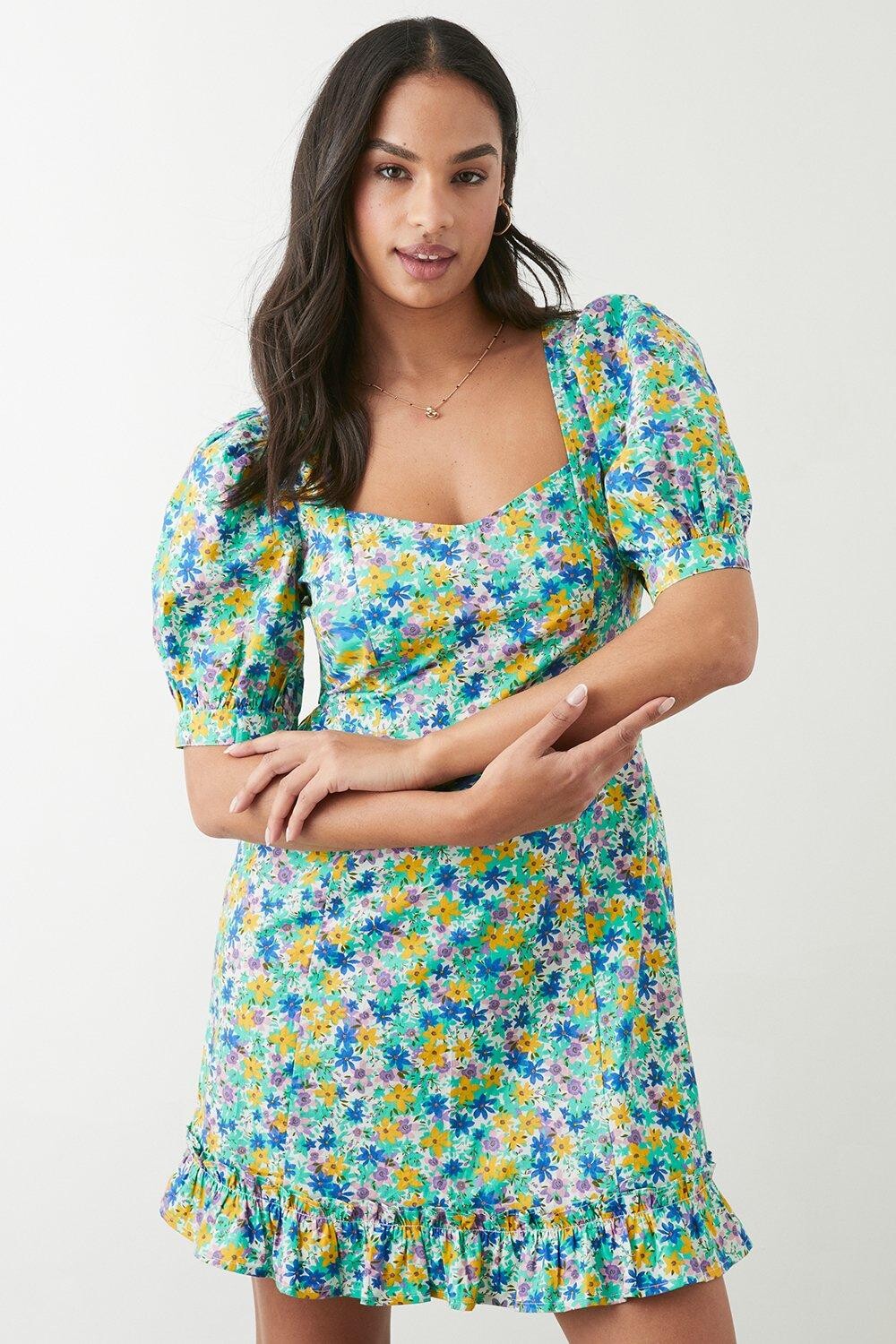 

Мини-платье из поплина с принтом и рюшами на подоле Dorothy Perkins, мультиколор