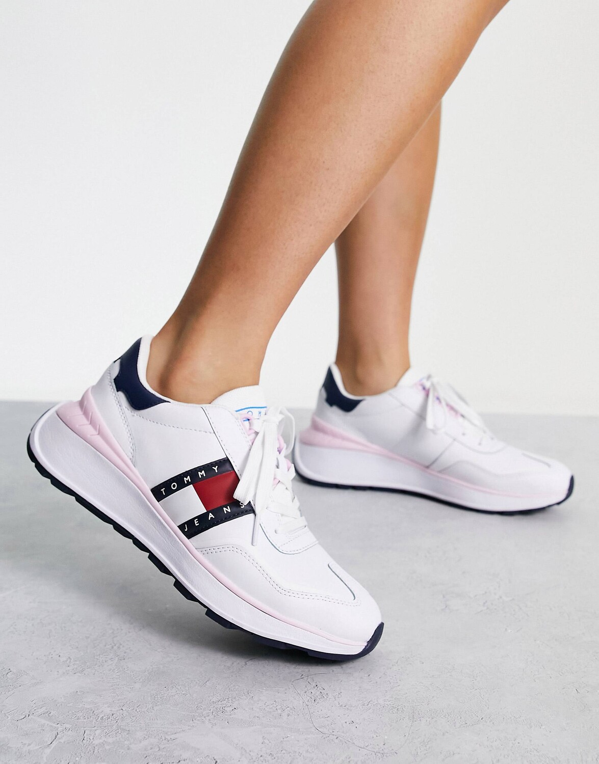 

Кожаные кроссовки Tommy Jeans в стиле ретро