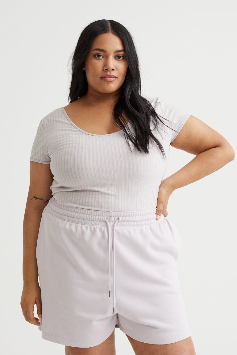 

H&M+ Спортивные шорты, светло-фиолетовый