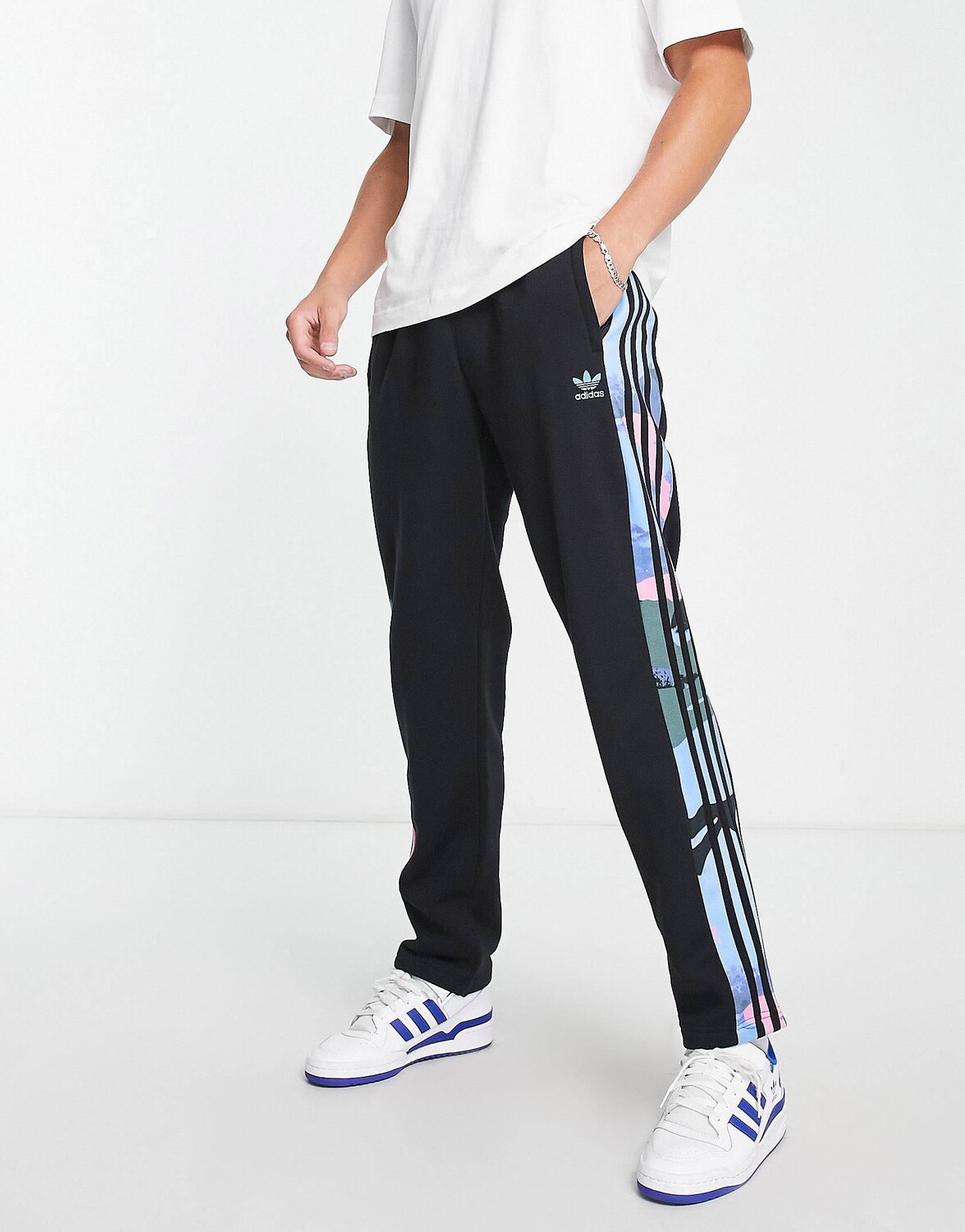 

Черные джоггеры adidas Originals adicolor
