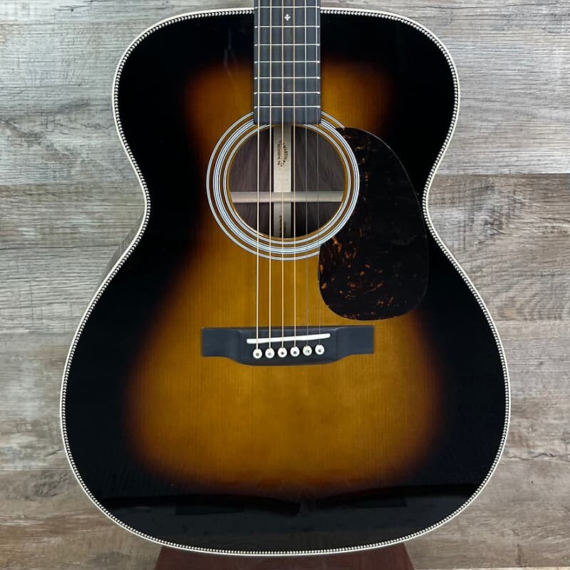 

Martin Custom Shop 0000 Adirondack/WEIR 1935 Sunburst с футляром Custom Shop 0000 Adirondack/WEIR 1935 w/case