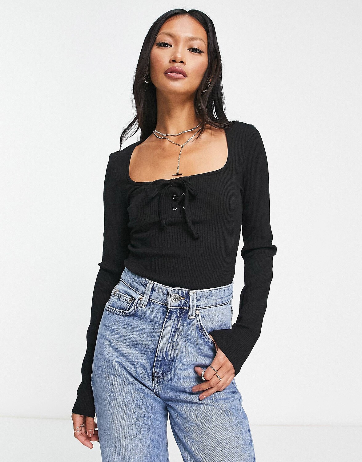 

Черное боди с длинными рукавами и шнуровкой спереди ASOS DESIGN