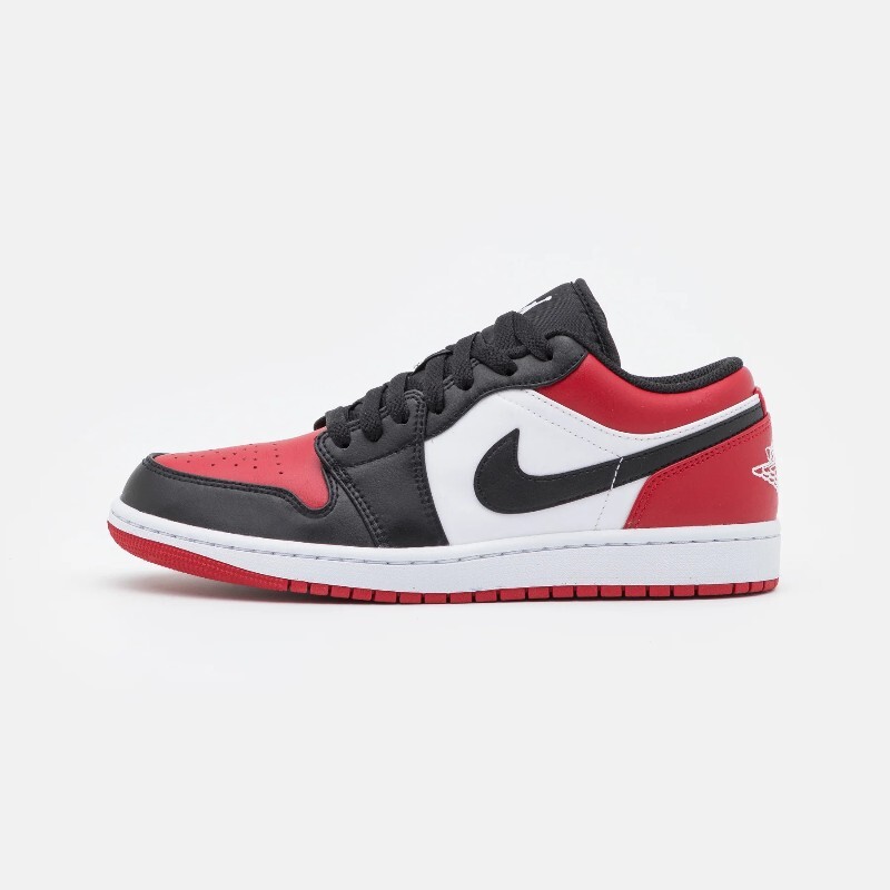 

Кеды Nike Air Jordan 1, черный/красный/белый