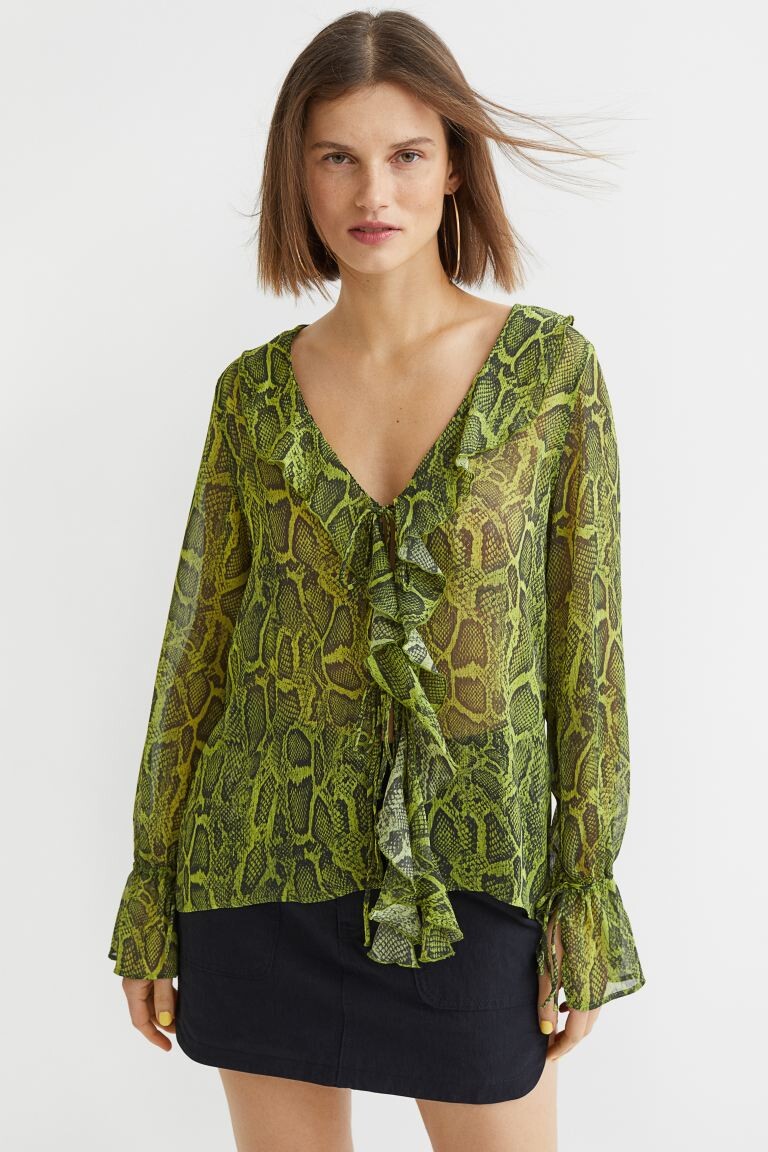 

Блузка с рюшами H&M, зеленый/змеиный узор