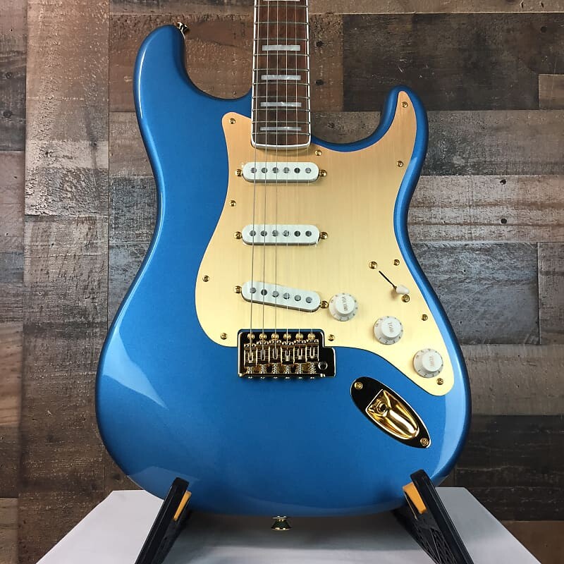 

Гитара Squier 40th Anniversary Gold Edition