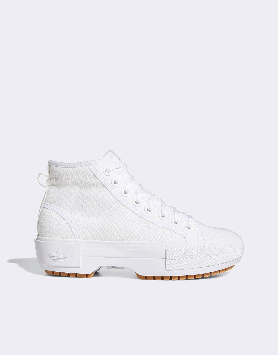 

Белые треккинговые кроссовки adidas Originals Nizza