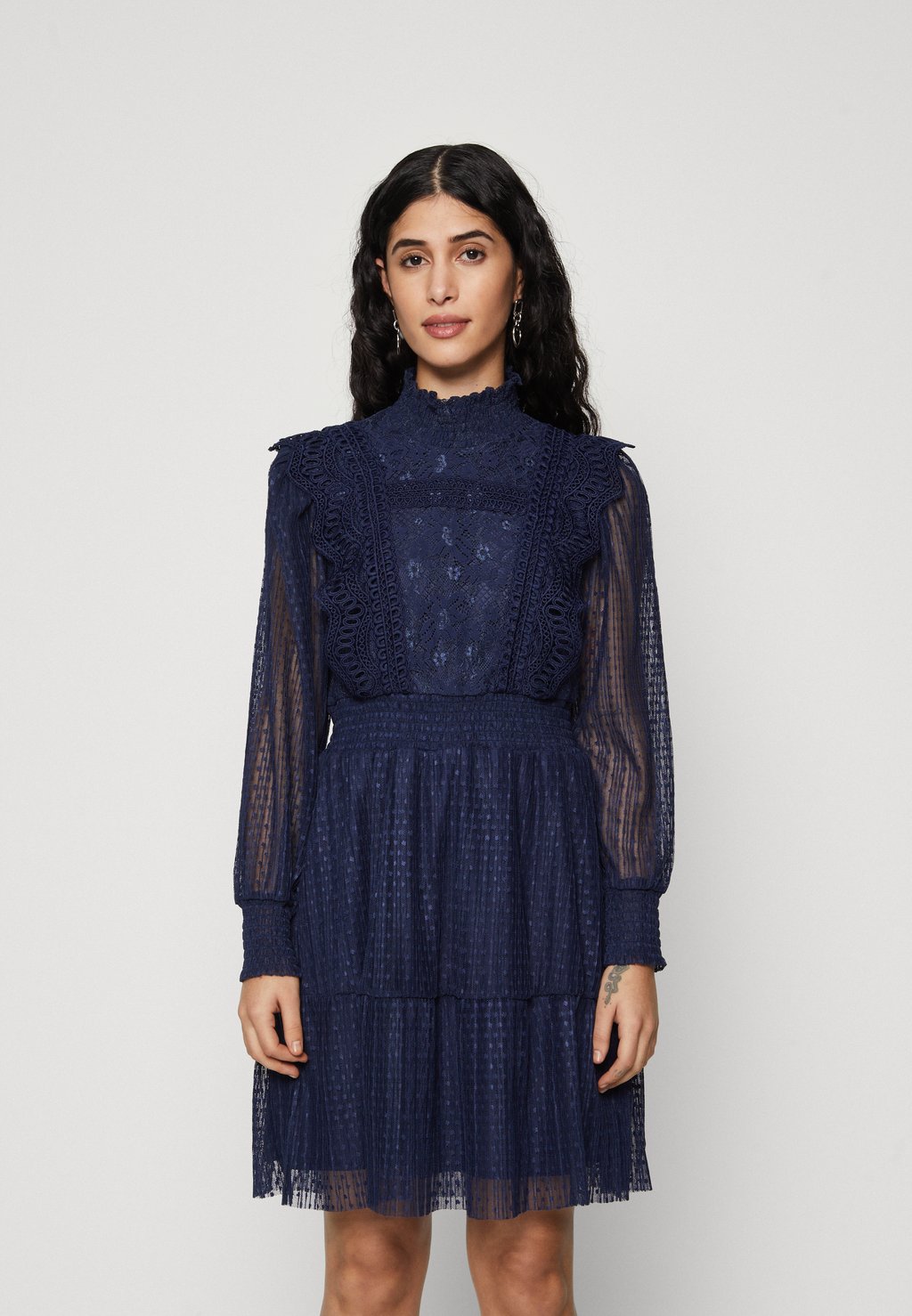 

Коктейльное/праздничное платье YASSOPHIA DRESS Yas Petite, цвет dark blue