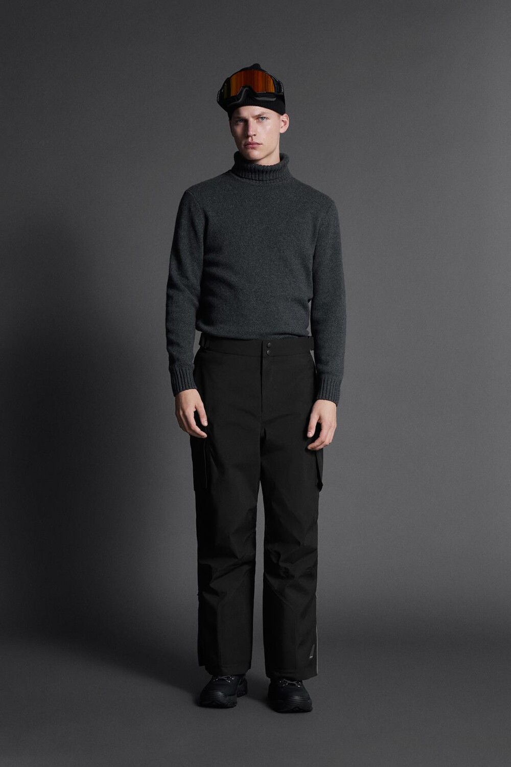 

Лыжная коллекция брюки ZARA, черный