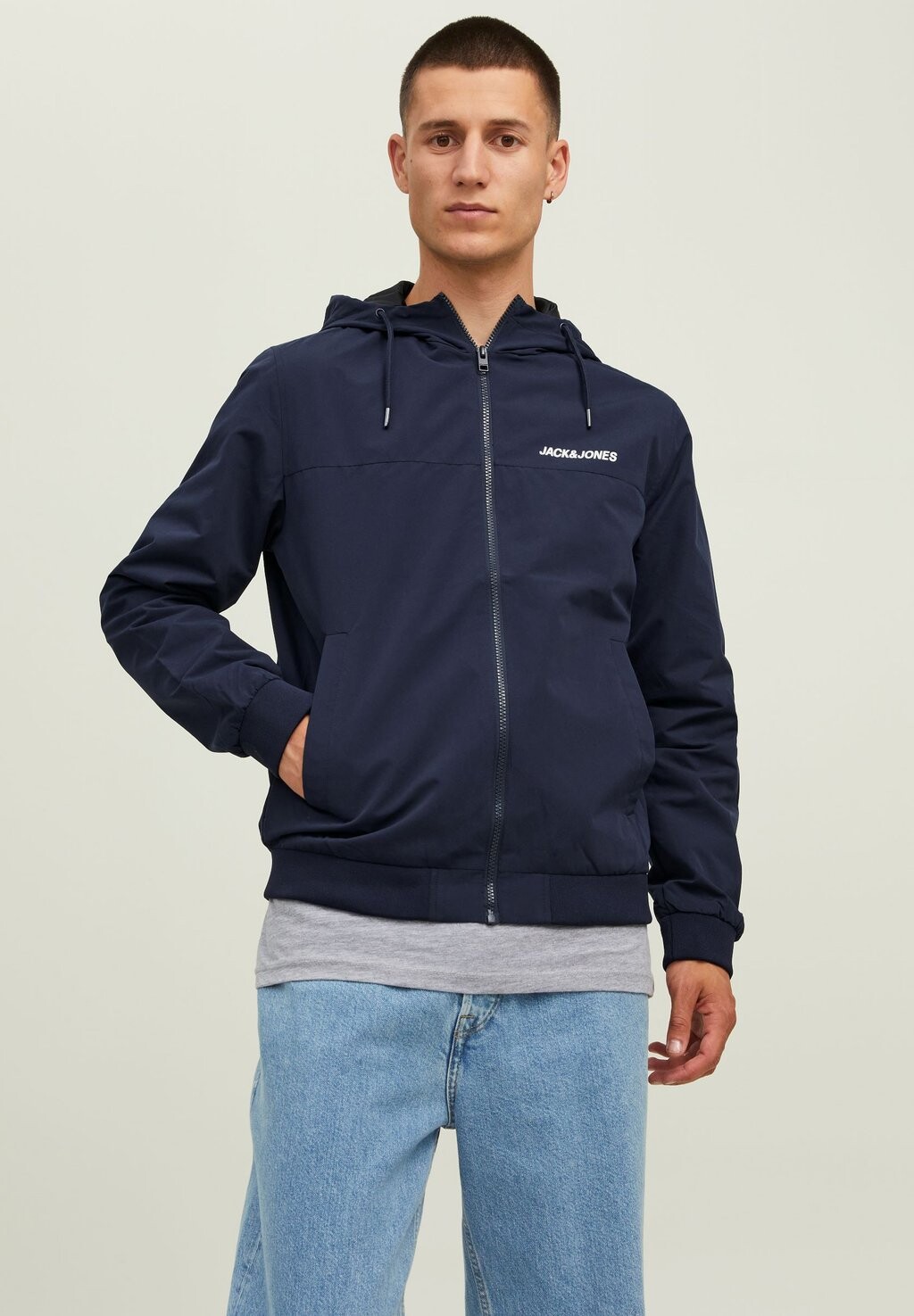 

Легкая куртка JJERUSH BLOCKING HOOD Jack & Jones, темно-синий