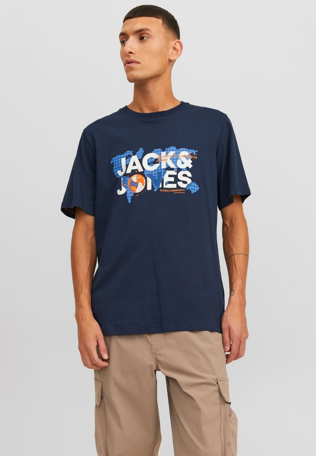 

Футболка с принтом JCODUST CREW NECK NOOS Jack & Jones, темно-синий пиджак