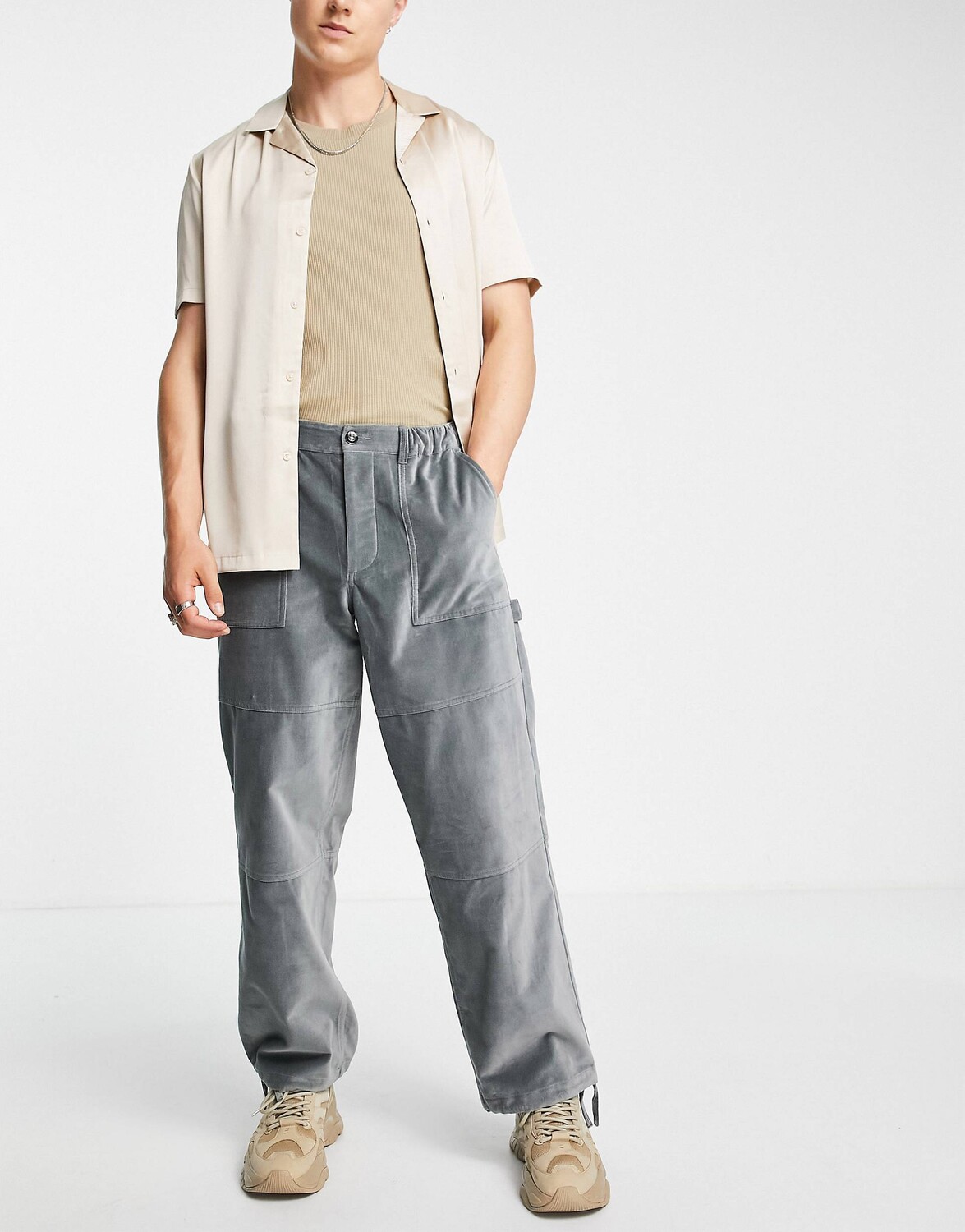 

Серые бархатные брюки широкого кроя ASOS DESIGN