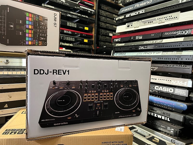 

Pioneer DJ DDJ-REV1 , 2 дек Serato USB DJ контроллер Новый //ARMENS// DDJ REV1 Serato USB DJ controller