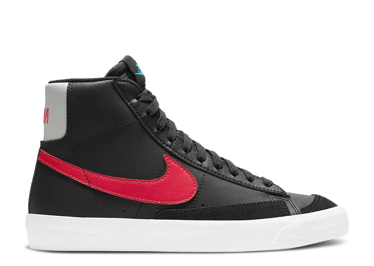 

Кроссовки Nike Blazer Mid '77 Gs 'Black Fusion Red Blue', черный