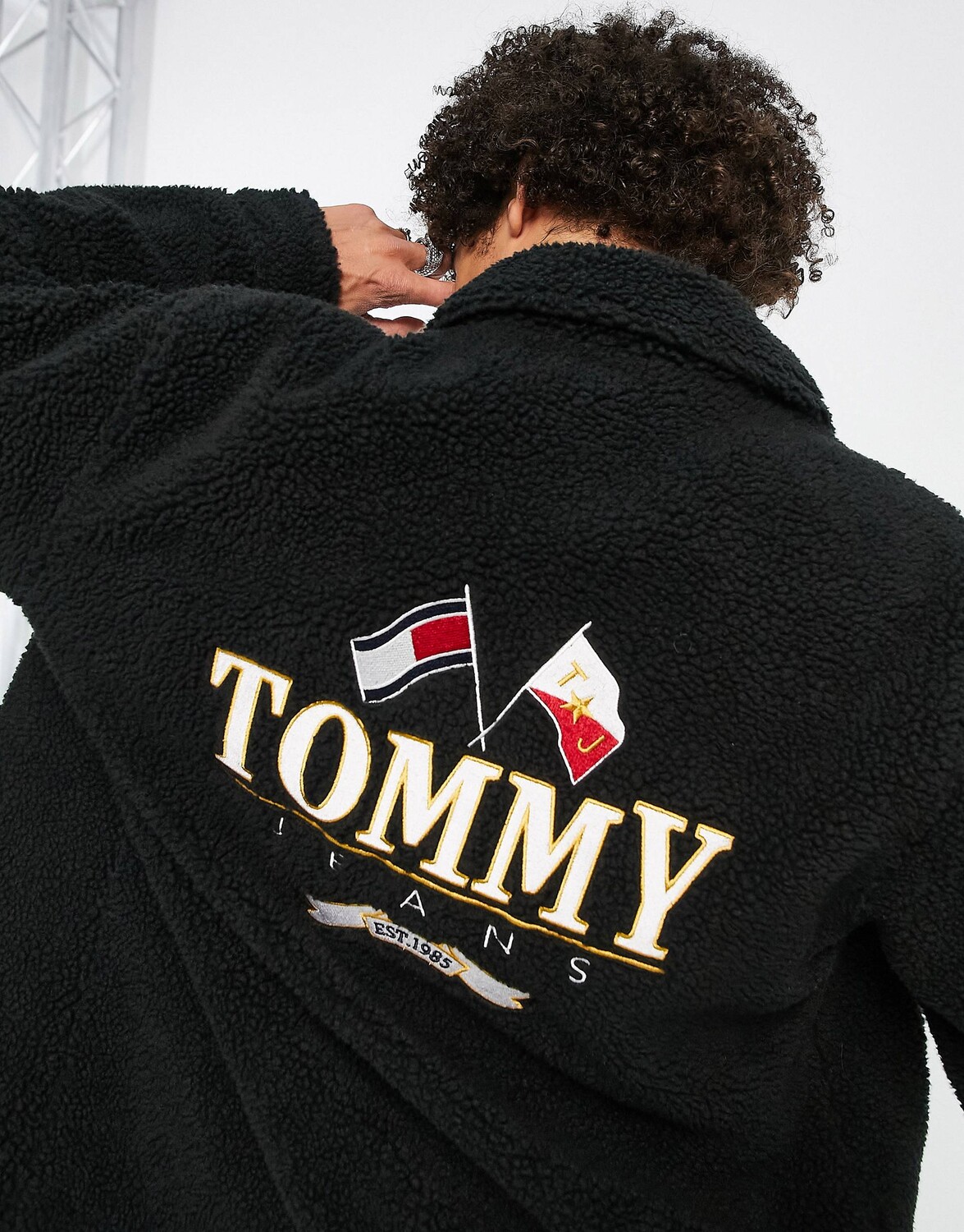 

Черная шерстяная рубашка с логотипом на спине Tommy Jeans