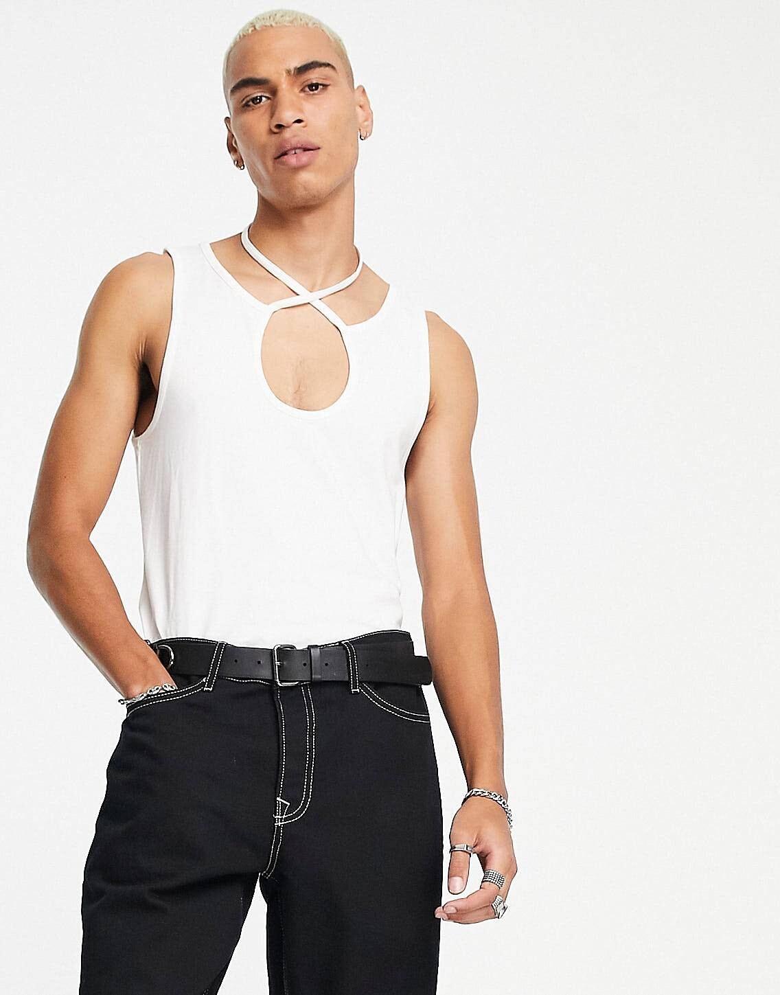 

Белый жилет в стиле кэжуал с запахом на шее ASOS DESIGN