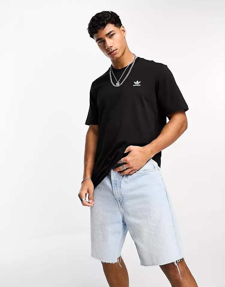 

Черная футболка adidas Originals Essentials, черный