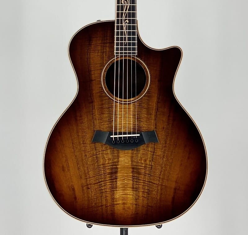 

Акустическая электрогитара Taylor K24ce (AA Koa Top Upgrade) V-класса, серийный номер 1204282178 K24CE-AA-2178