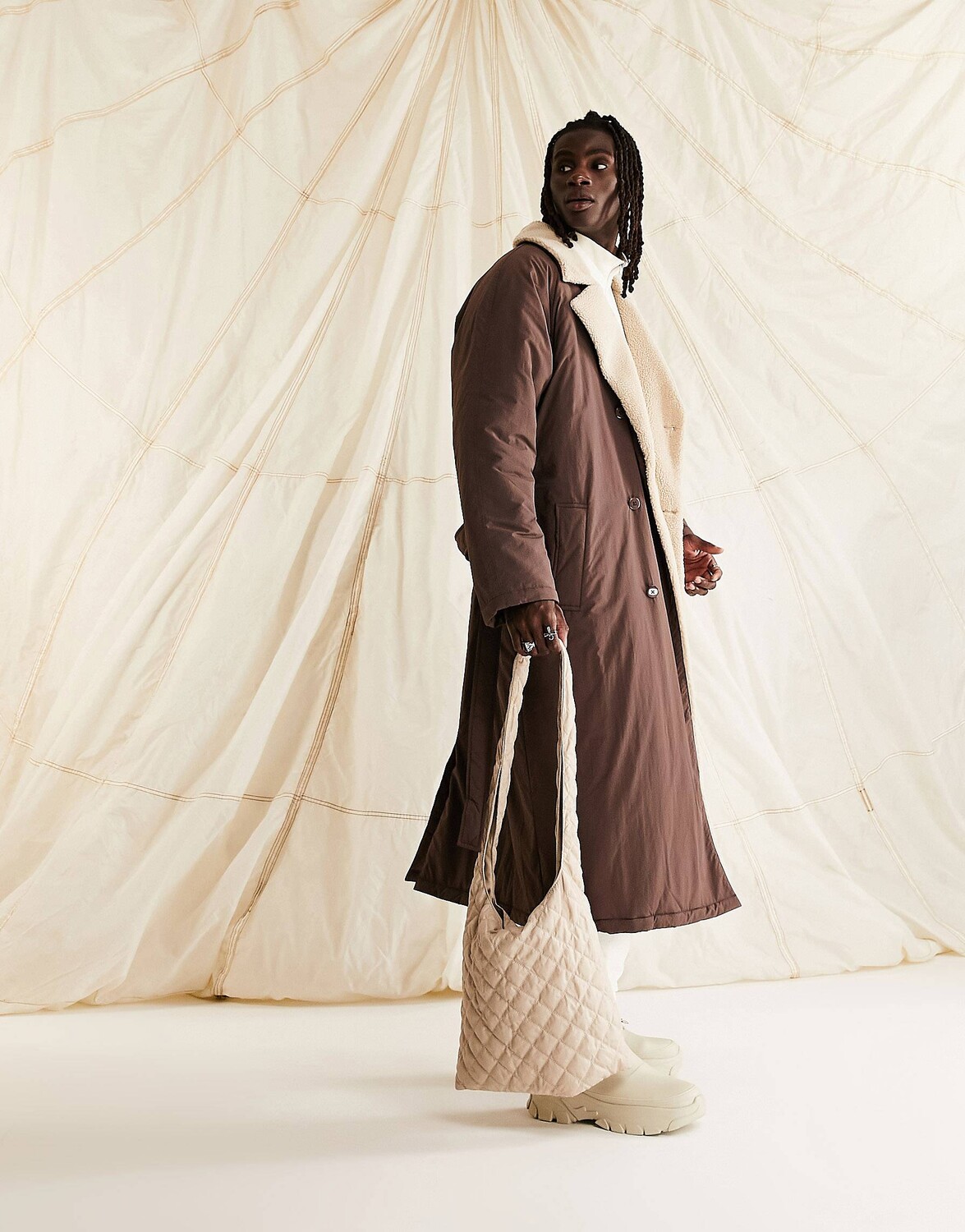 

Коричневый стеганый тренч оверсайз ASOS DESIGN
