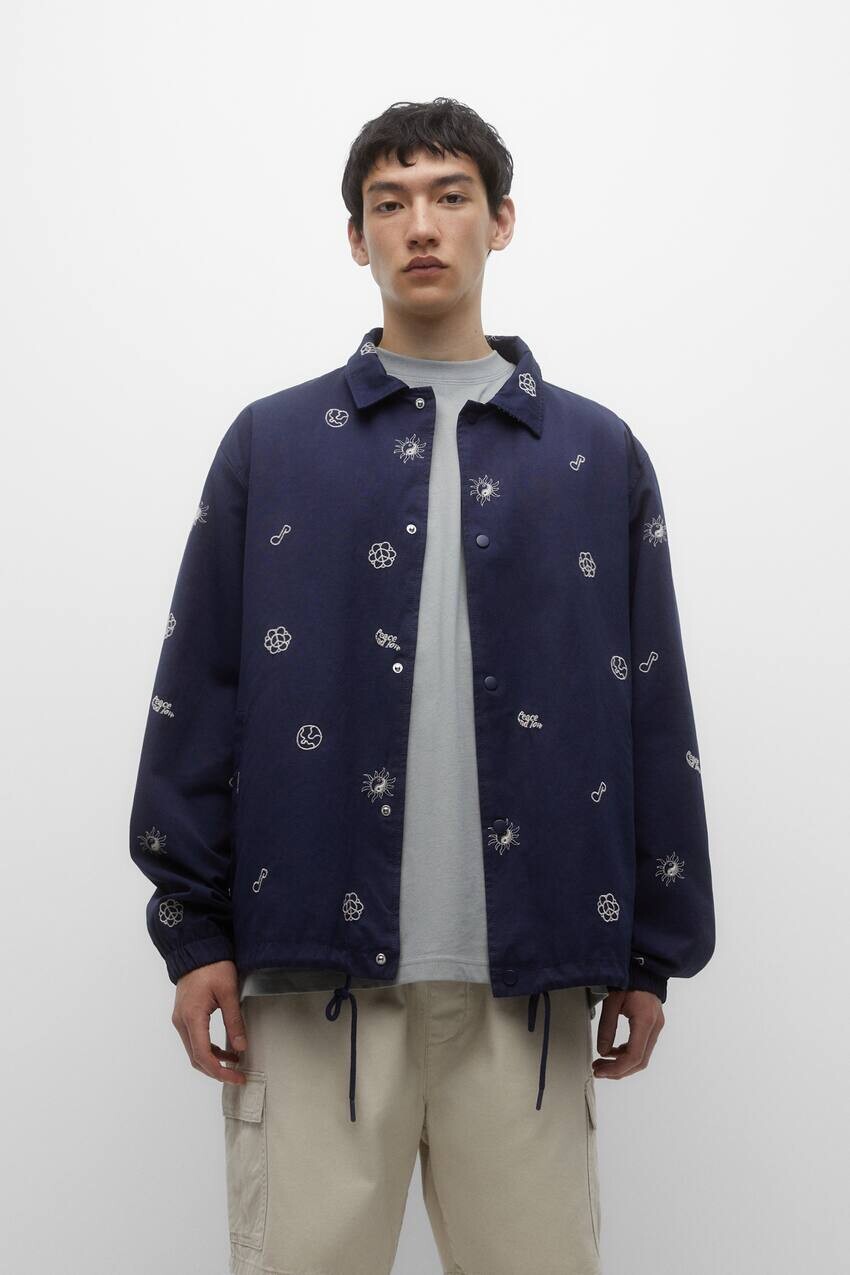 

Легкая куртка с вышивкой Pull&Bear, синий