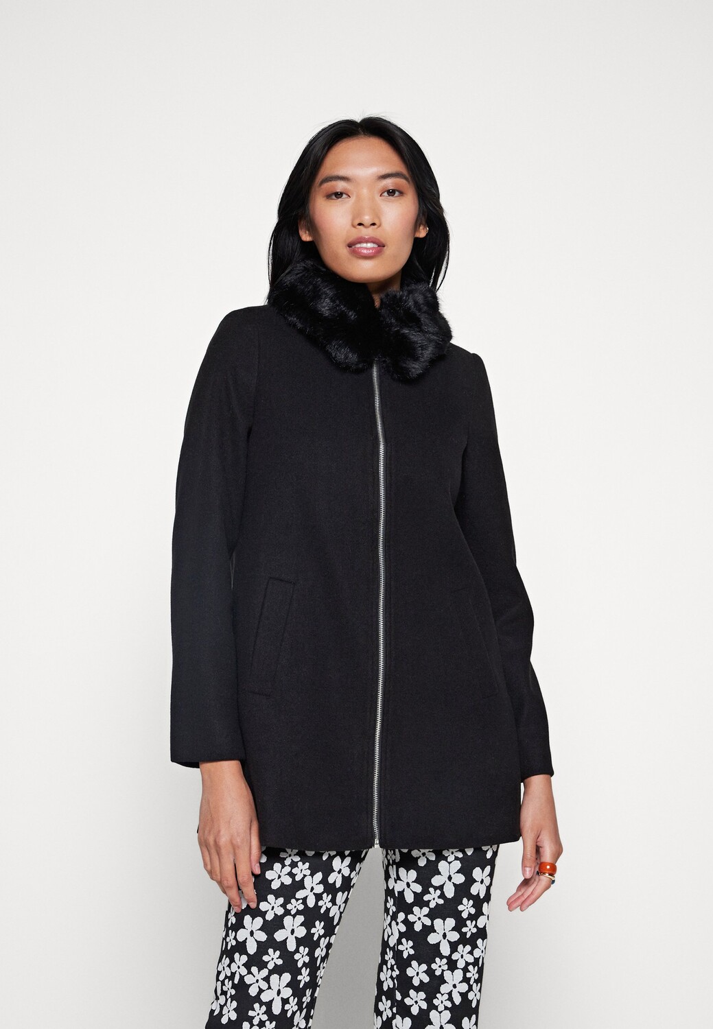 

Куртка Vero Moda, черный