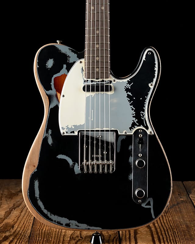 цена Гитара Fender Joe Strummer, чёрный