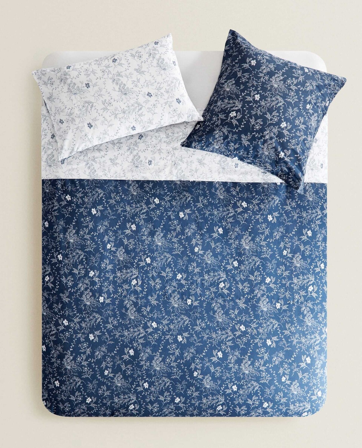

Пододеяльник Zara Home Blue Floral Print, белый/синий