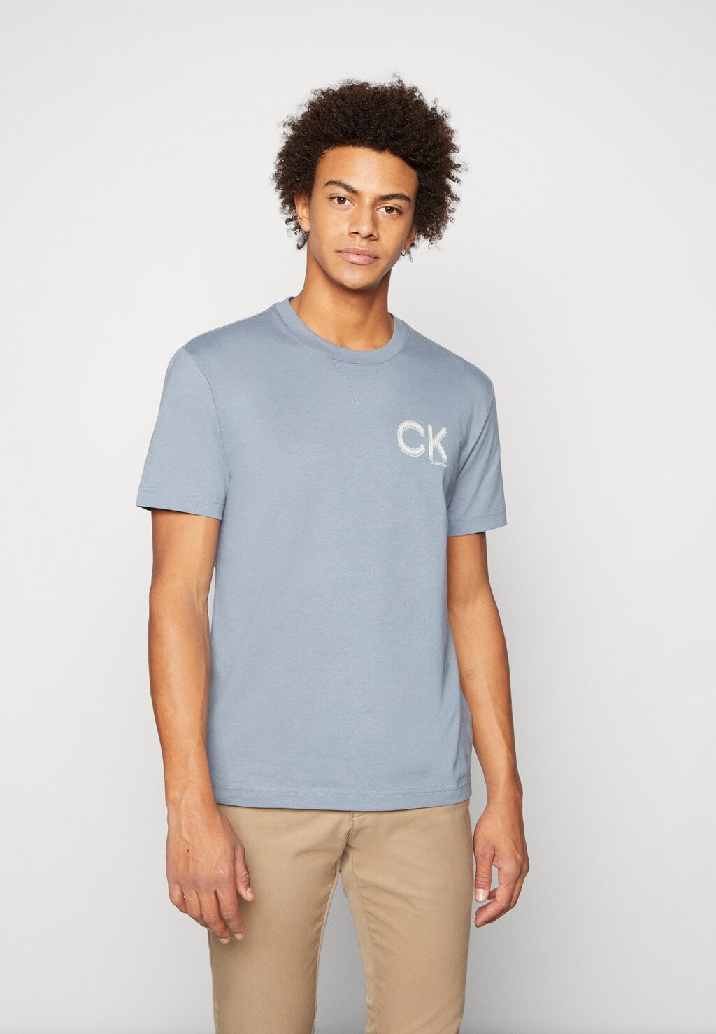 

Футболка с принтом Calvin Klein, серо-голубой