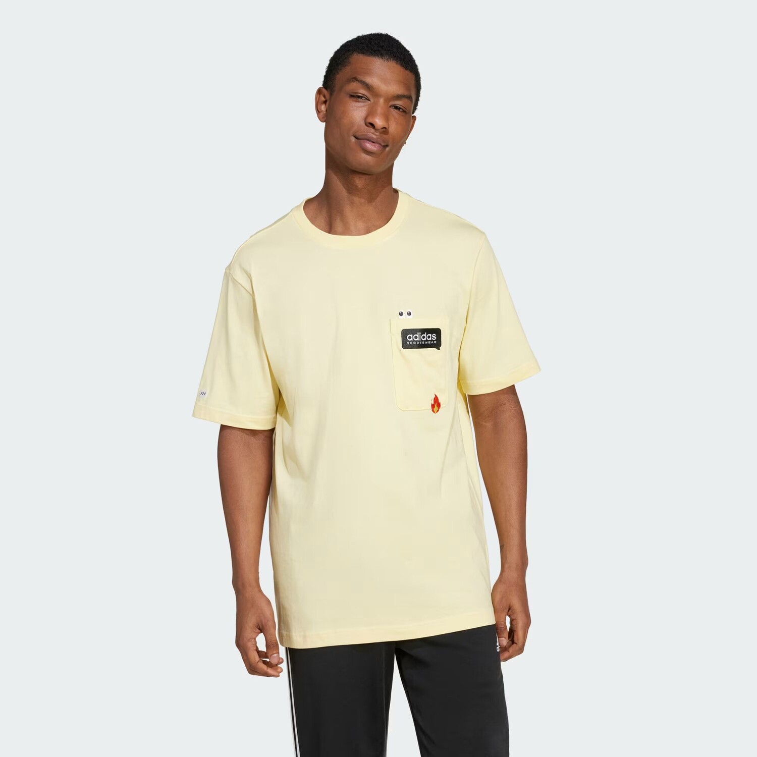 

Футболка с карманом и рисунком Remoji Adidas, цвет Almost Yellow