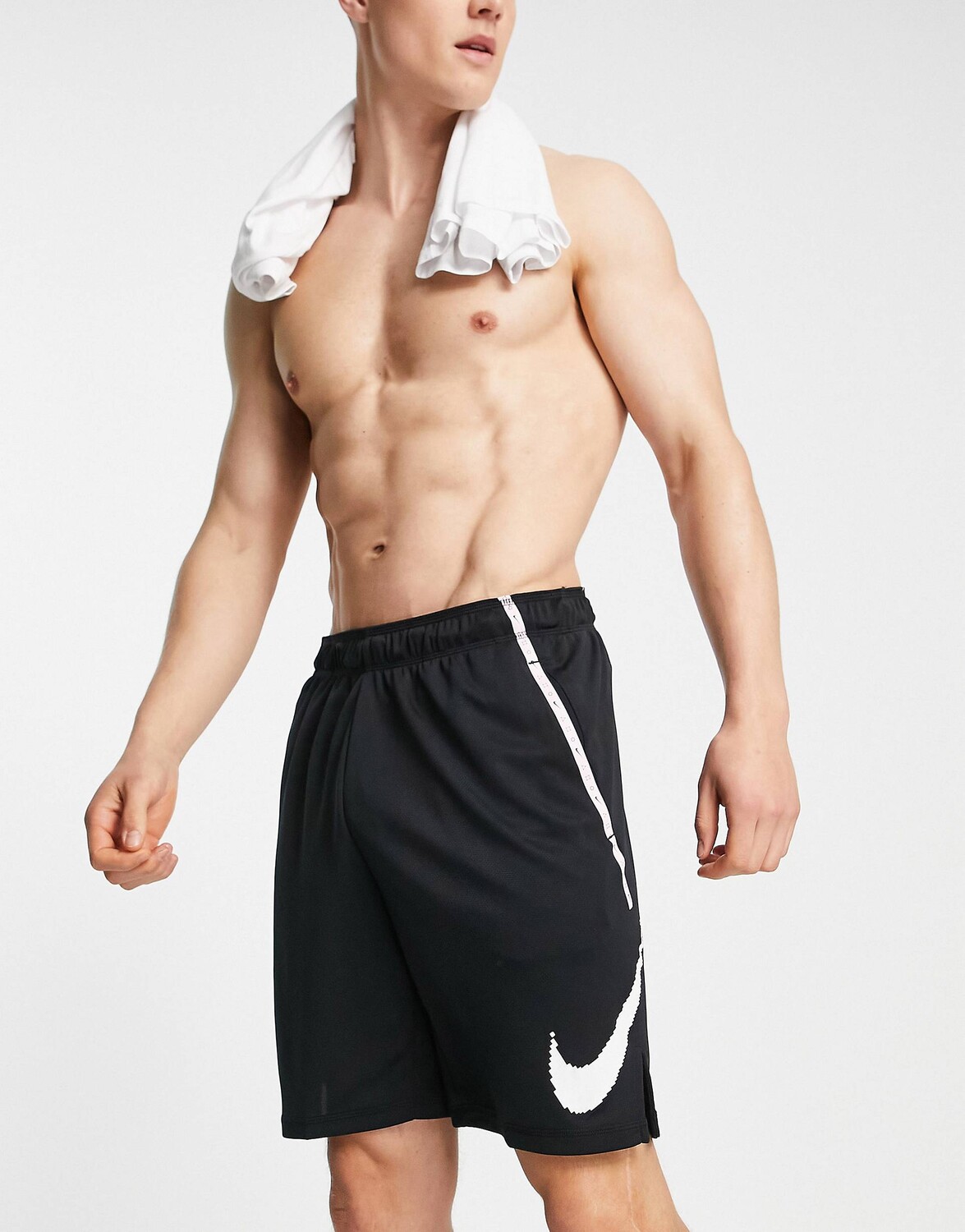 

Черные шорты Nike Training Dri-FIT 6.0