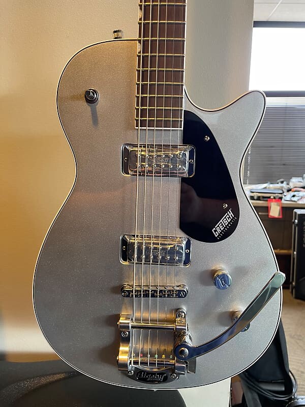 

Электроматический струйный баритон Gretsch G5260T с Bigsby G5260T Electromatic Jet Baritone with Bigsby