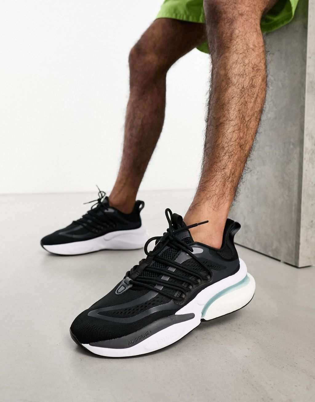 

Черные кроссовки adidas Sportswear AlphaBoost V1