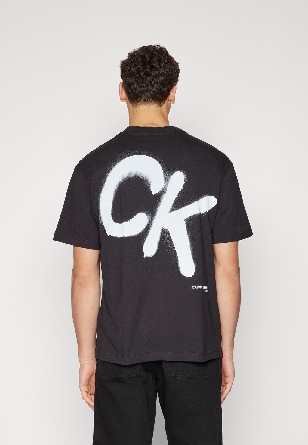 

Футболка с принтом Spray Tee Unisex Calvin Klein Jeans, черный
