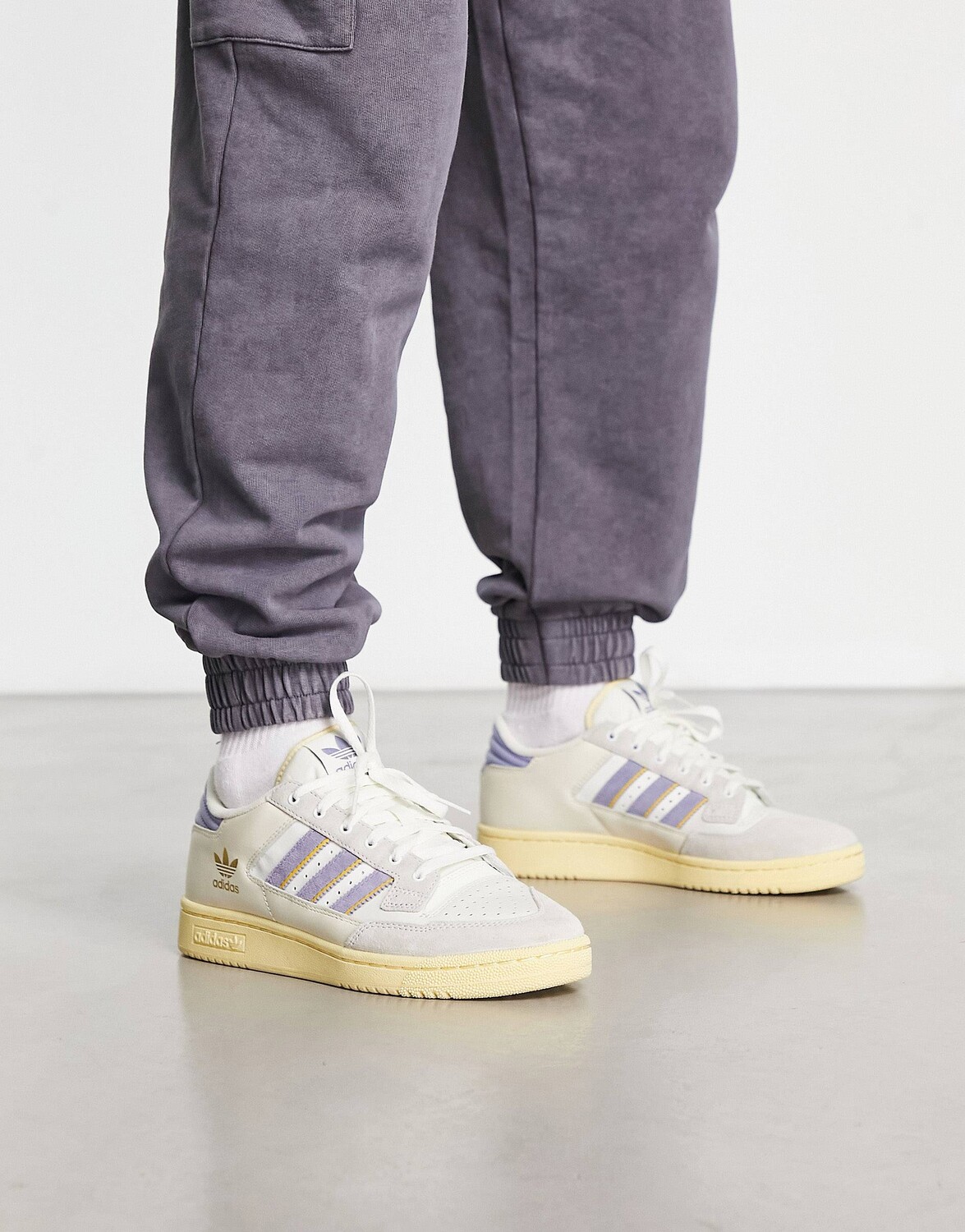 

Белые кроссовки adidas Originals Centennial 85 Lo