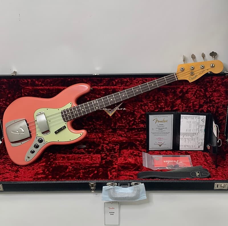 

Fender Custom Shop LTD 1964 Jazz Bass Journeyman Aged Tahitian Coral
