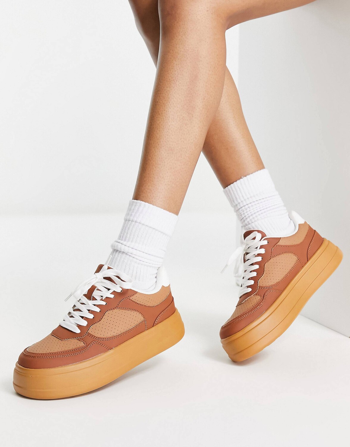 

Светло-коричневые массивные кроссовки ASOS DESIGN Dion, Коричневый