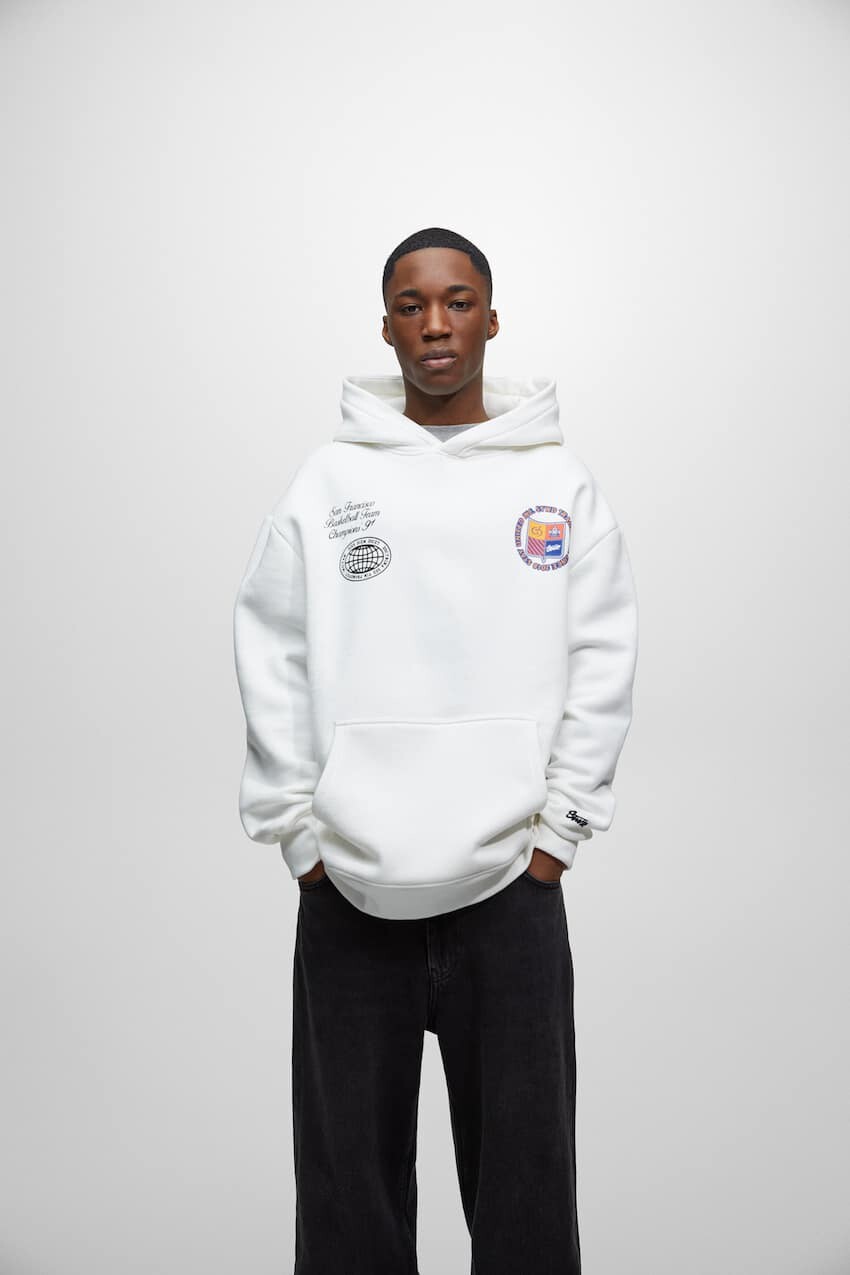 

Худи с карманом и принтом Pull&Bear, кремовый