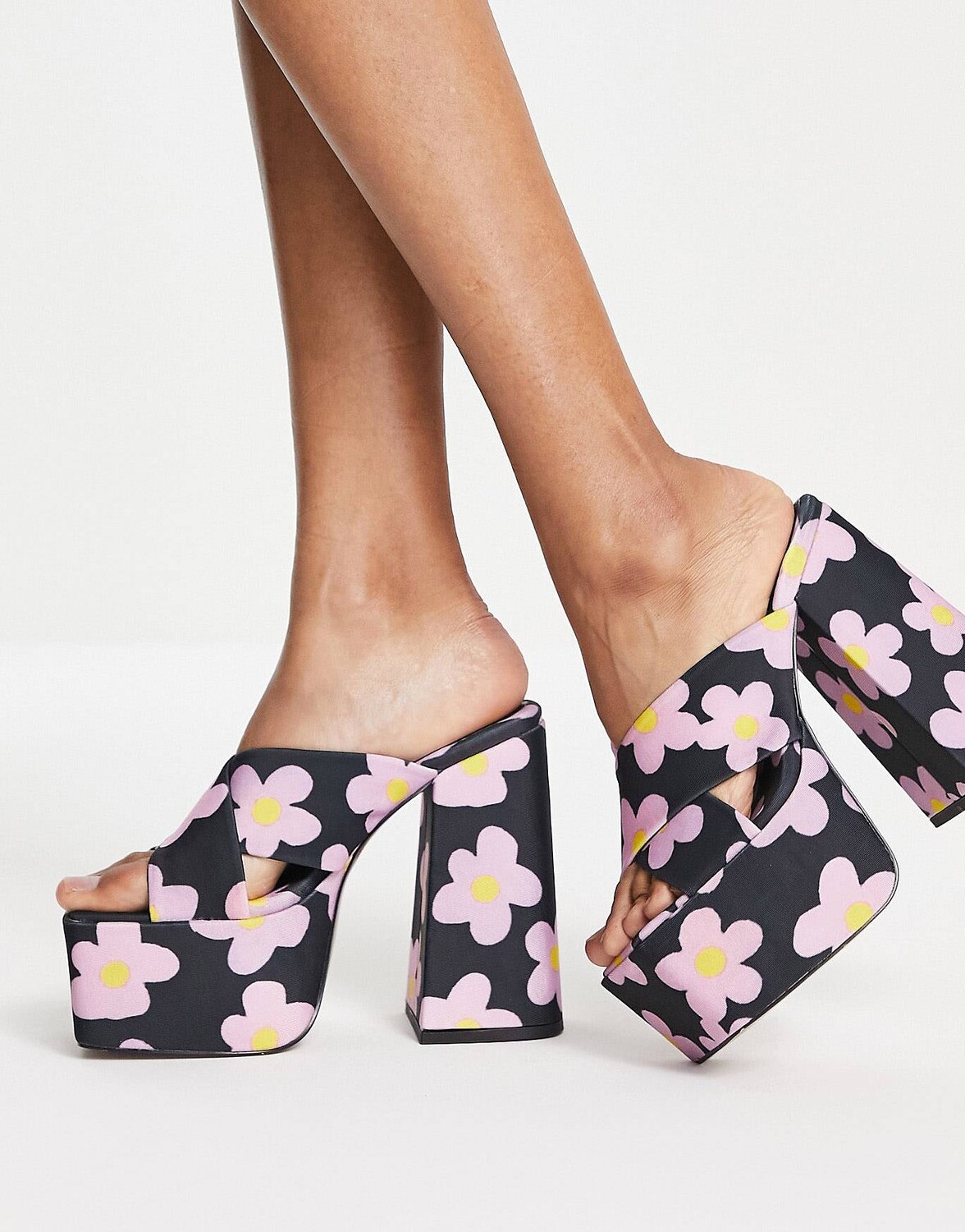 

Туфли-мюли на платформе с ромашковым принтом ASOS DESIGN Nana