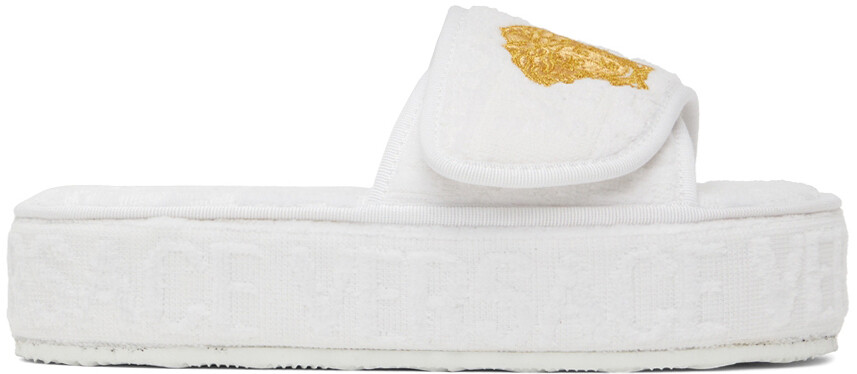 

Белые тапочки на платформе Medusa Versace Underwear