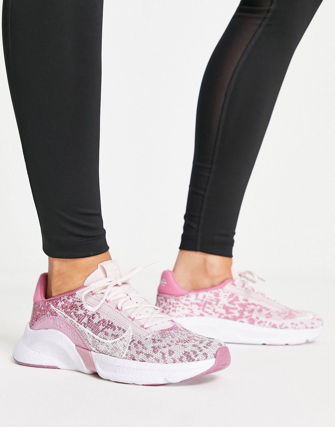 

Розовые кроссовки Nike Training SuperRep Go 3 Flyknit