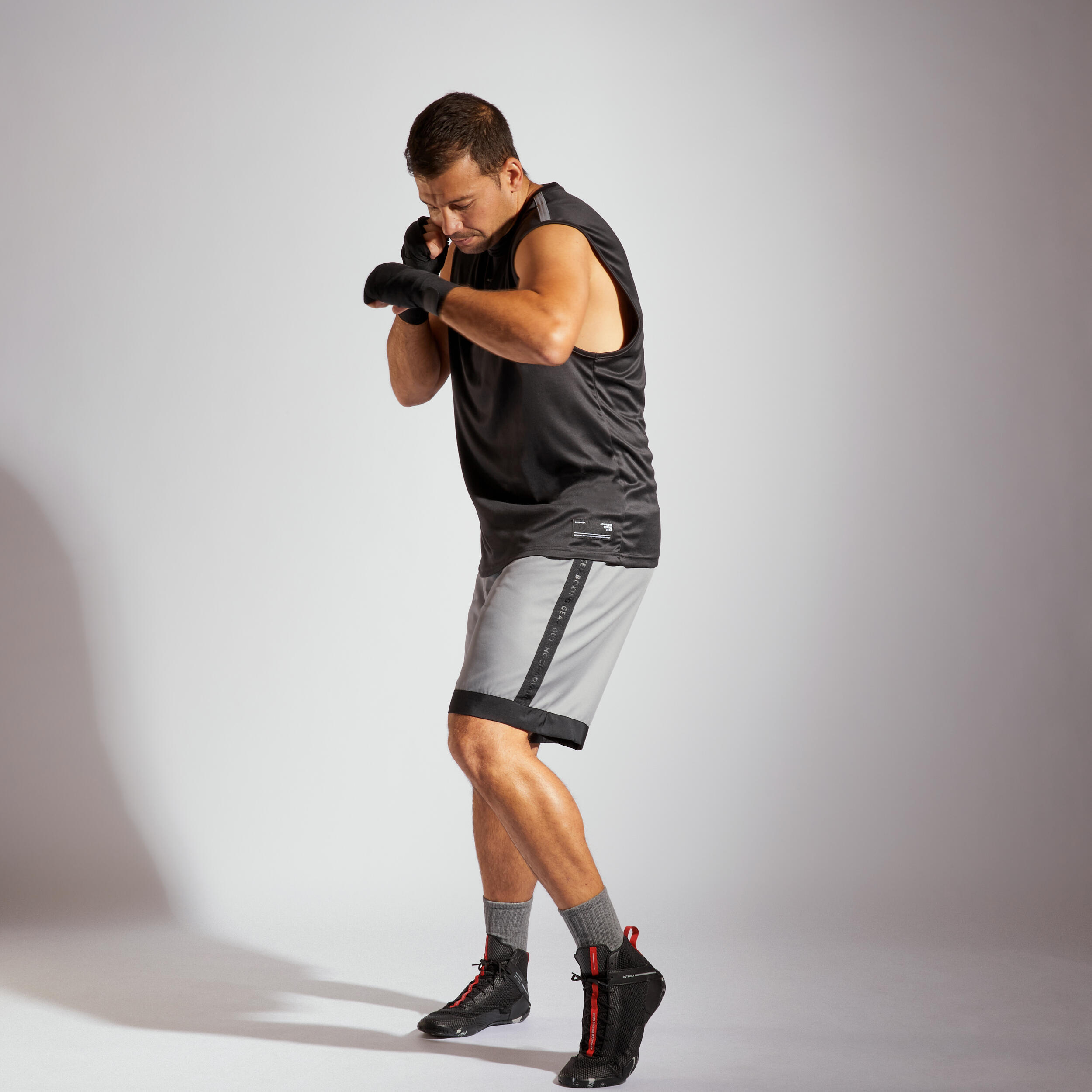 Боксерские шорты легкие дышащие 500 мужские серые OUTSHOCK, темно-серый/черный – заказать из-за рубежа в «CDEK.Shopping»