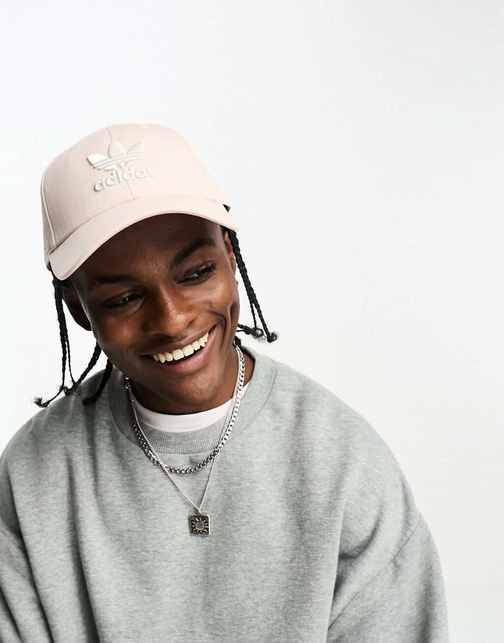 

Белая бейсболка с трилистником adidas Originals