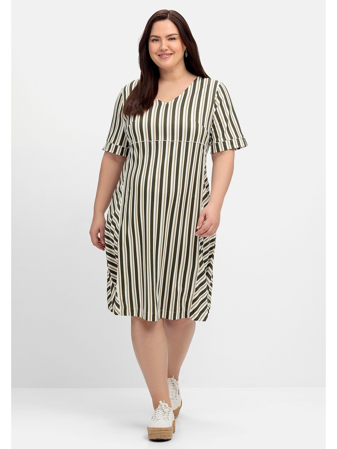 

Платье sheego Jersey, цвет hellkhaki gemustert