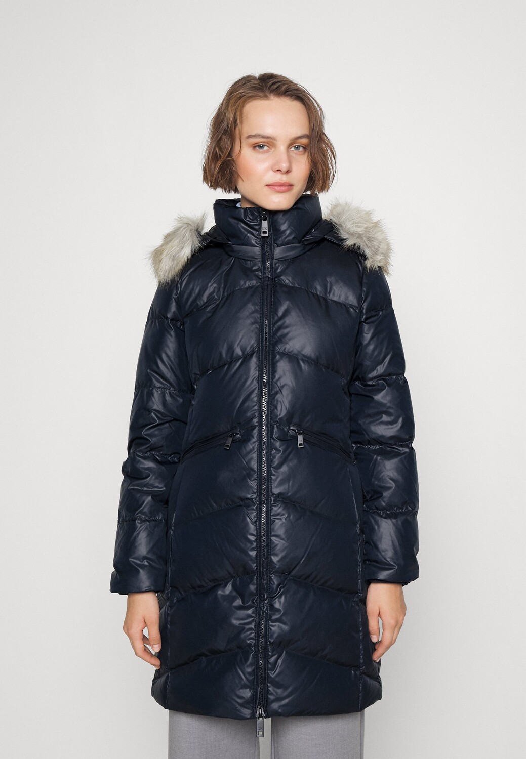 

Пальто зимнее Calvin Klein, синий