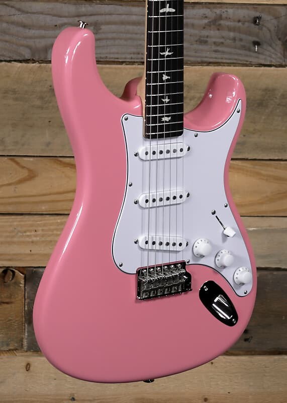 

Электрогитара PRS John Mayer Silver Sky Roxy Pink Satin с чехлом и грифом из палисандра John Mayer Silver Sky Electric Guitar Satin w/ Gigbag & Rosewood Fretboard