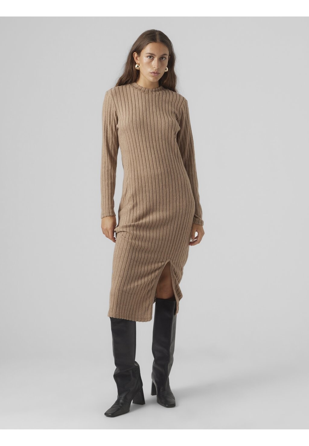 

Платье прямого кроя Vero Moda с круглым вырезом, бежевый