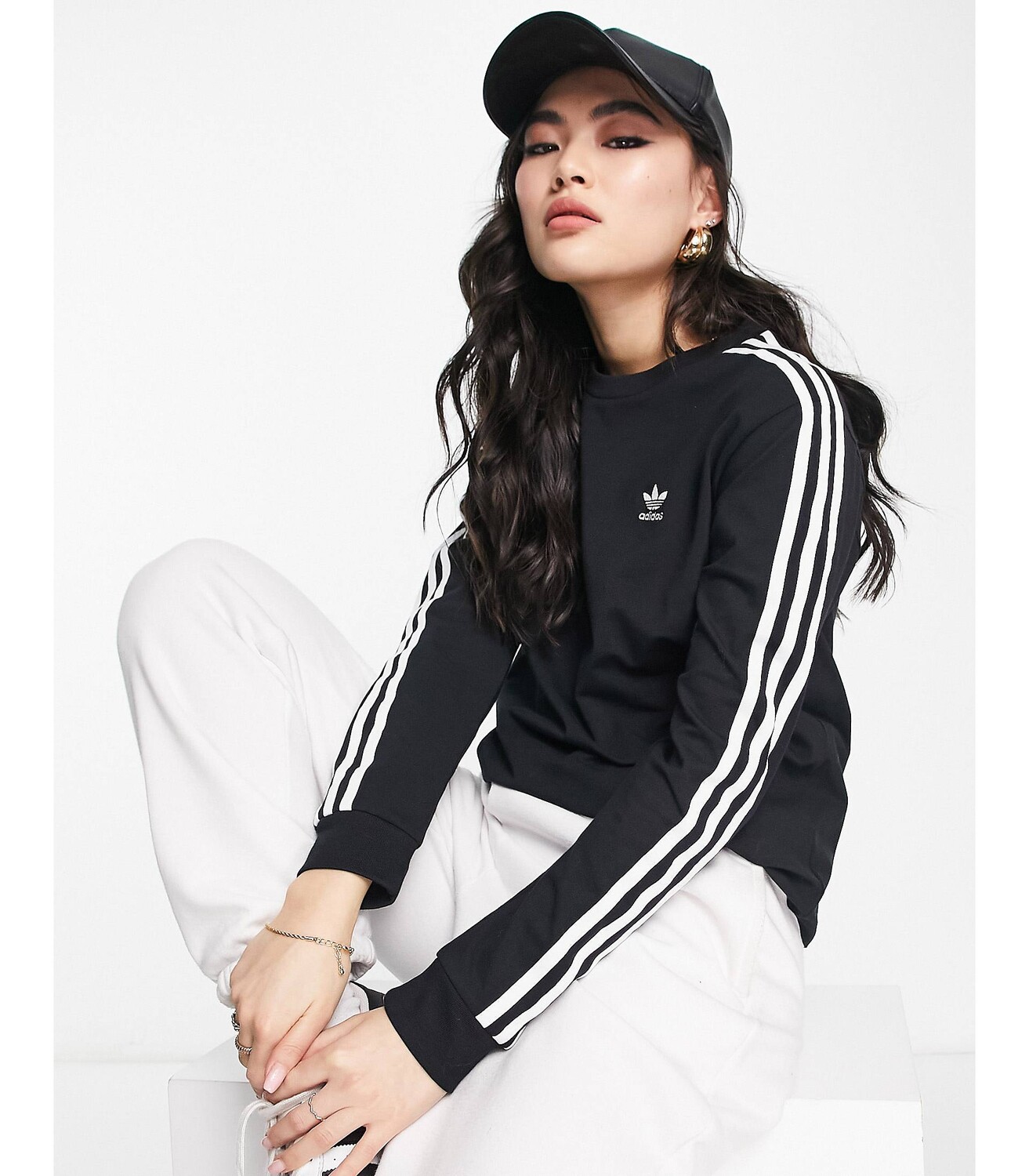 

Черная футболка с длинным рукавом с 3 полосками adidas Originals adicolor