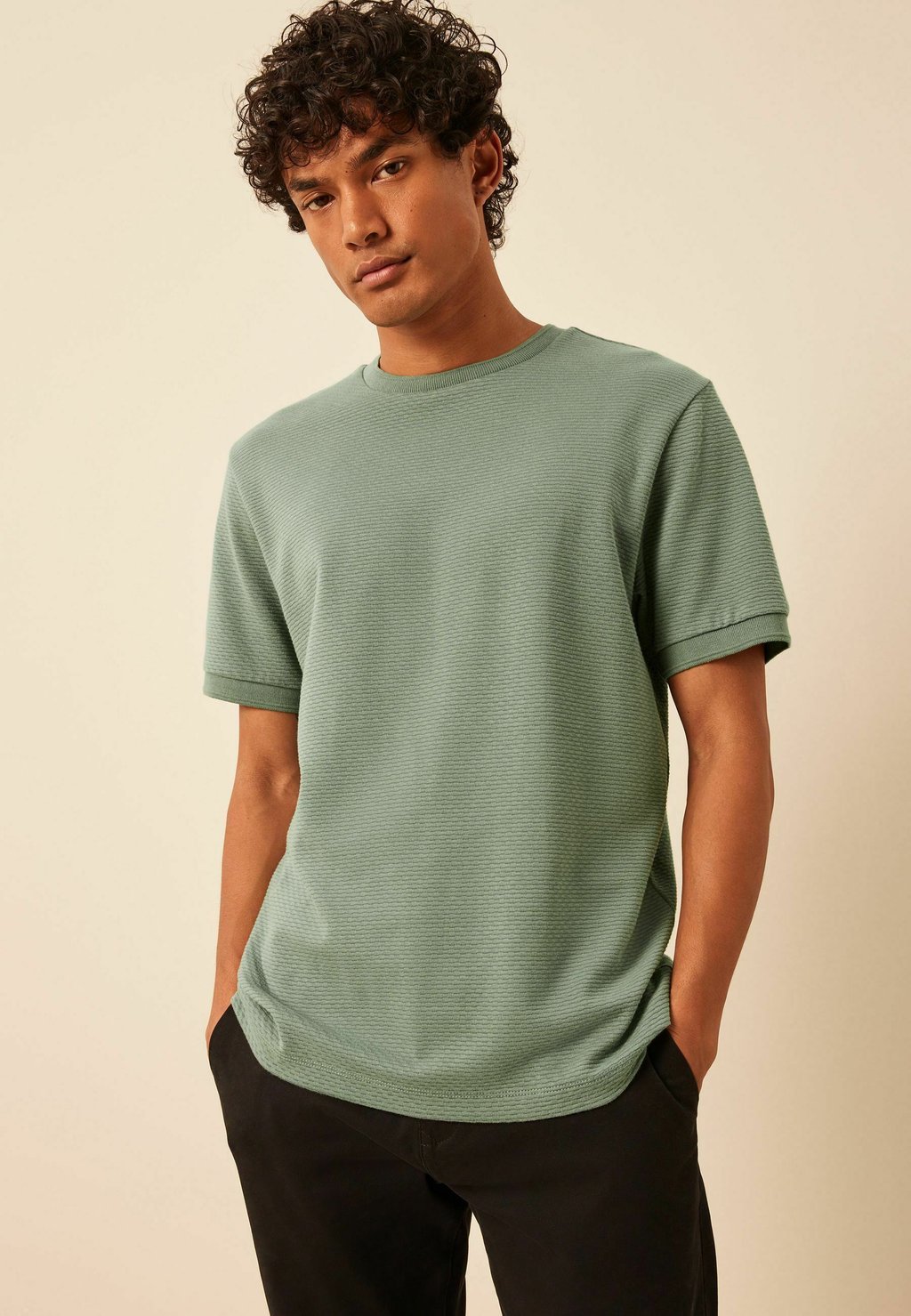 Базовая футболка Textured Regular Fit Next, зеленый