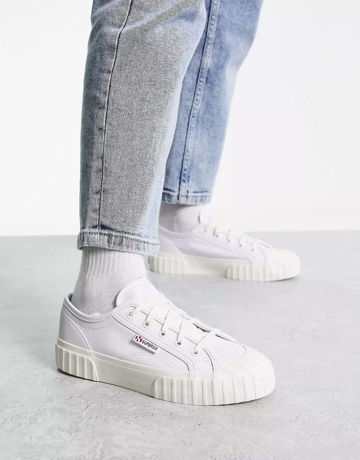 

Кроссовки в полоску Superga 2630 из белой кожи