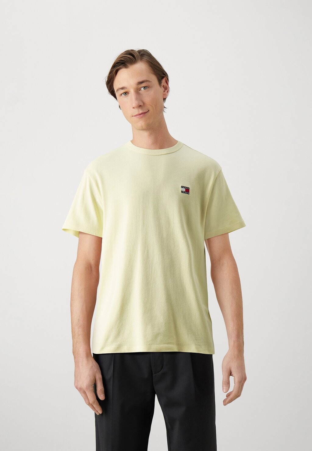 

Базовая футболка Tjm Reg Badge Tee Ext Tommy Jeans, цвет lemon zest, Зеленый