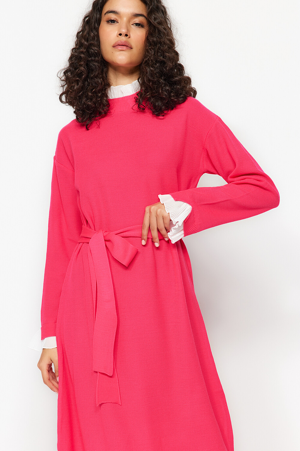 

Розовое трикотажное платье со складками до щиколотки Trendyol Modest, розовый